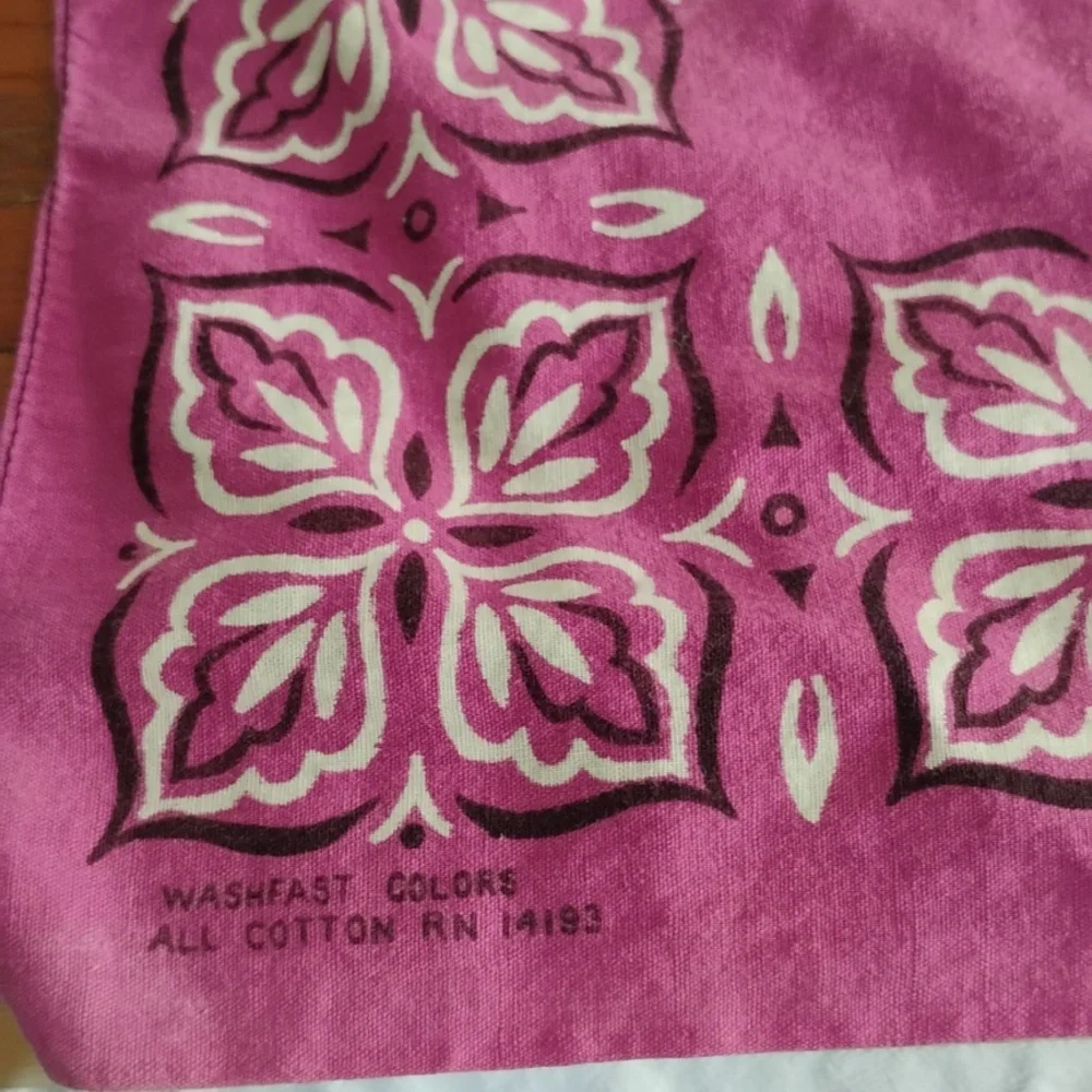π PINK & White π―% COTTON Printed Bandana Scarf EPLVC WASHFAST COLORS - Picture 2 of 16